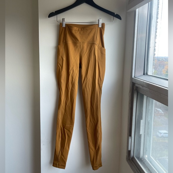 Lululemon Swift Speed High-Rise Tight 28"
Spiced Bronze Size 2 - Picture 5 of 14